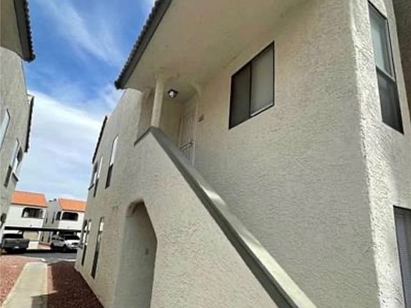 4th image of 2812 Bluegill Way Unit A
