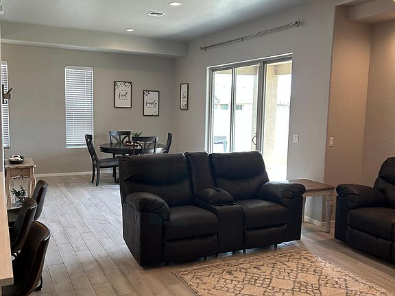 5th image of 2419 W Briscoe Ave