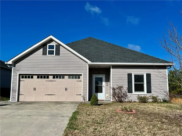 121 Pinto Ln, Fairmount, GA 30139