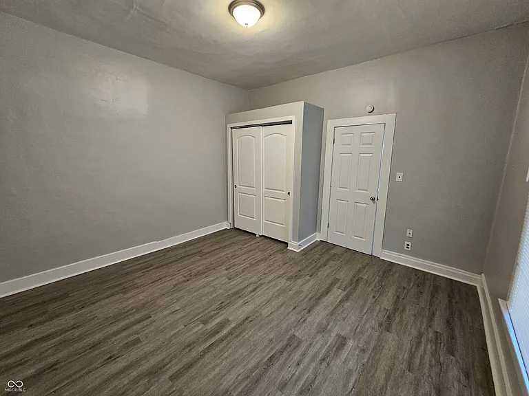 224 Iowa St — Photo 11