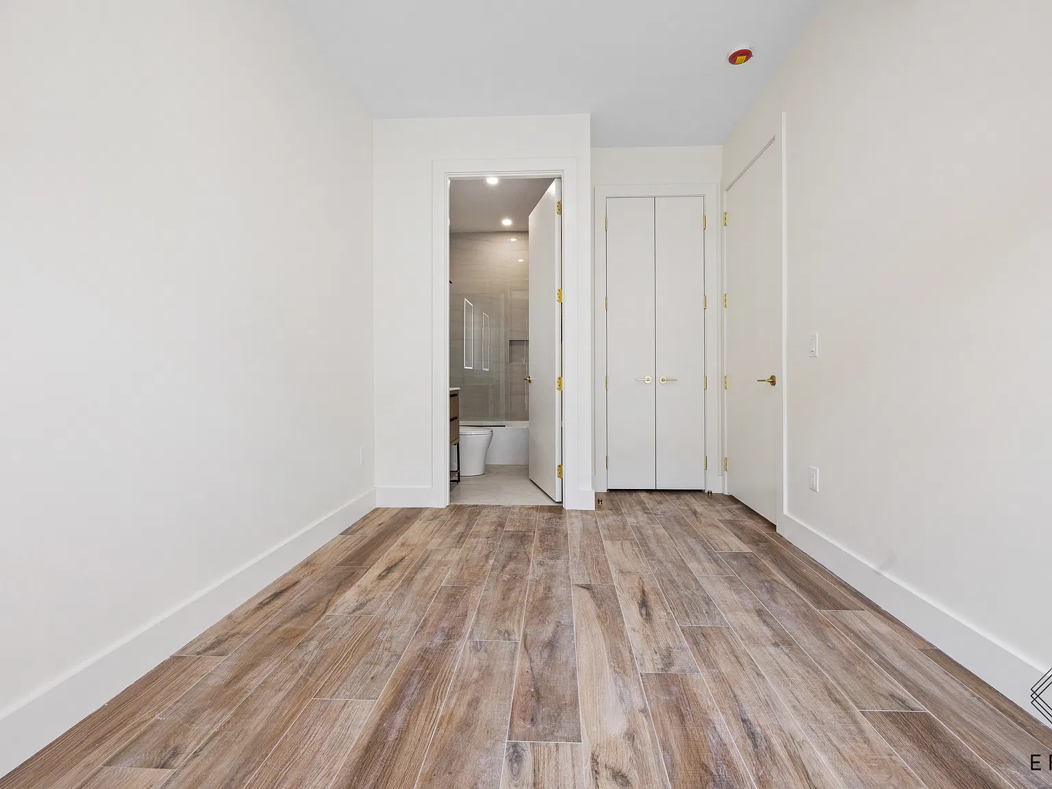151 Hawthorne Street — Photo 3