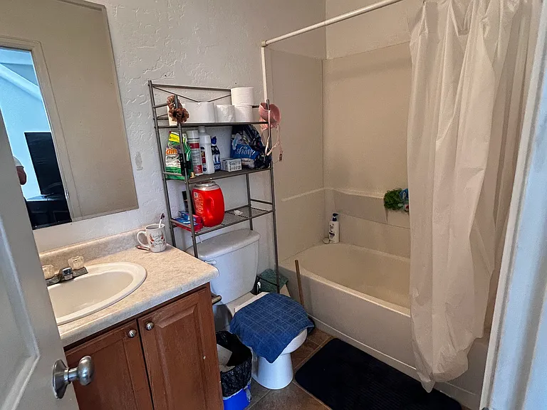 100 Lakeside Ct — Photo 10
