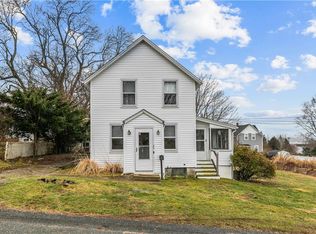29 Cottage Ave, Tiverton, RI 02878