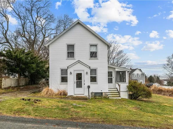 29 Cottage Ave, Tiverton, RI 02878
