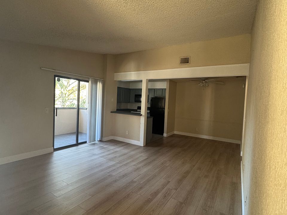 1st image of 3002 Antique Oaks Cir APT 102