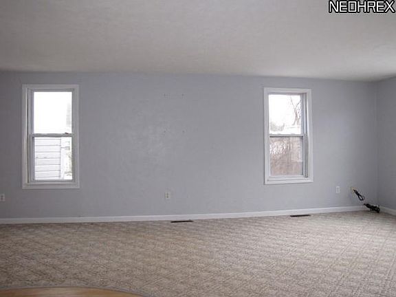 4th image of 14736 Edgewater Dr