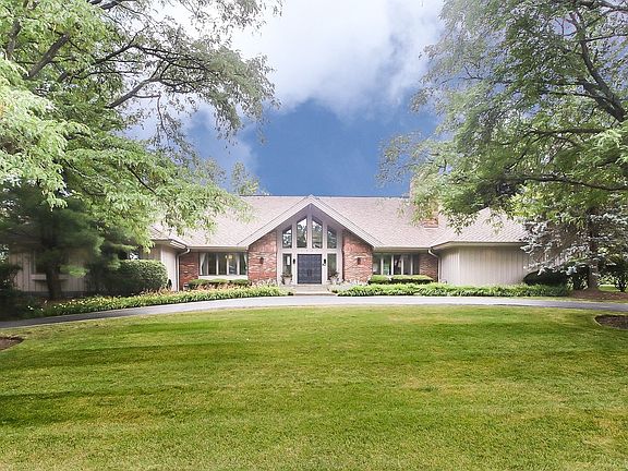 4th image of 1567 Balmoral Dr