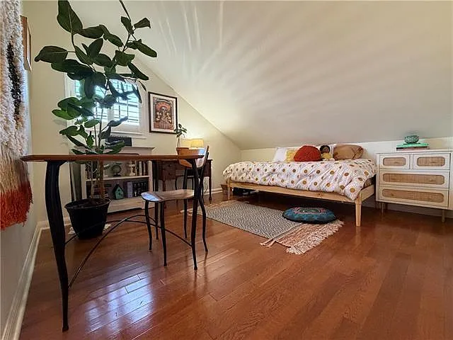 2523 Laurel St — Photo 8