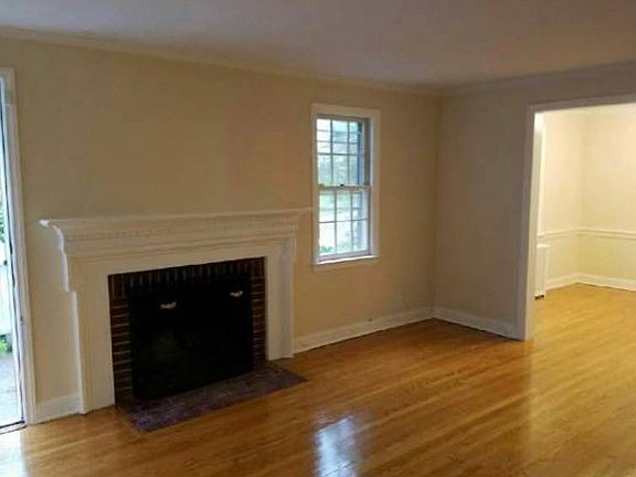 3rd image of 46-44 Hanford St #1