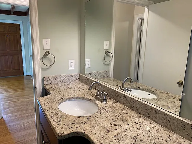 472 Manley Dr — Photo 9