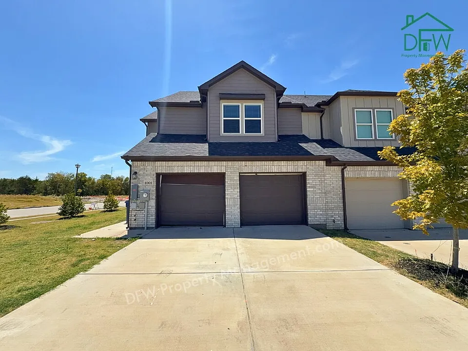 1001 Debby Ct