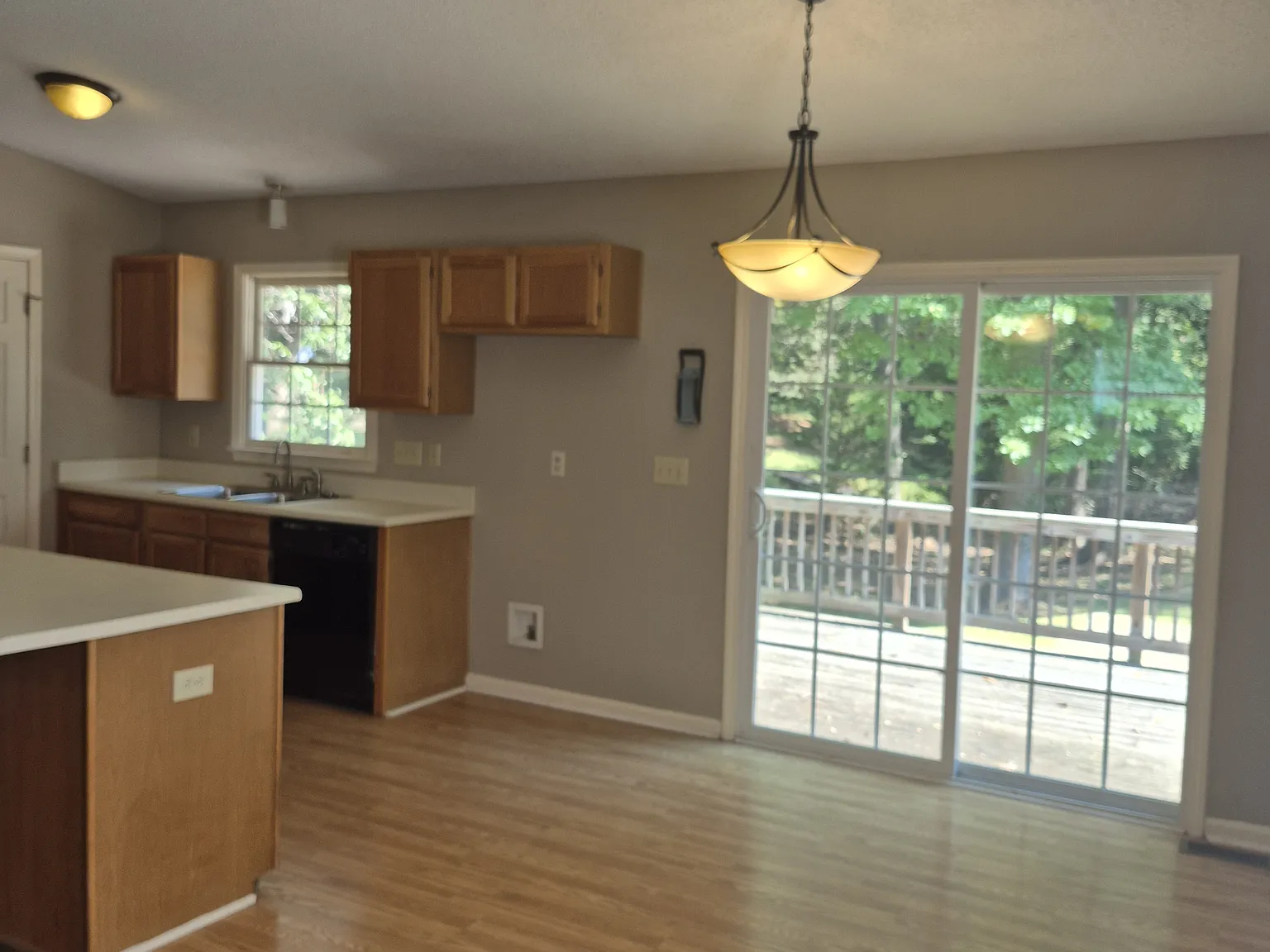3 bed, 1280 sqft, $1,800 — Photo 3