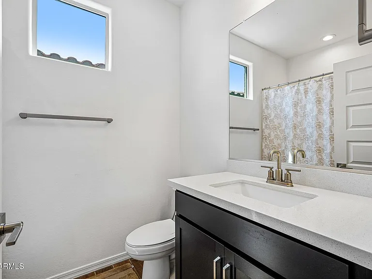 9019 W Denton Ln — Photo 28