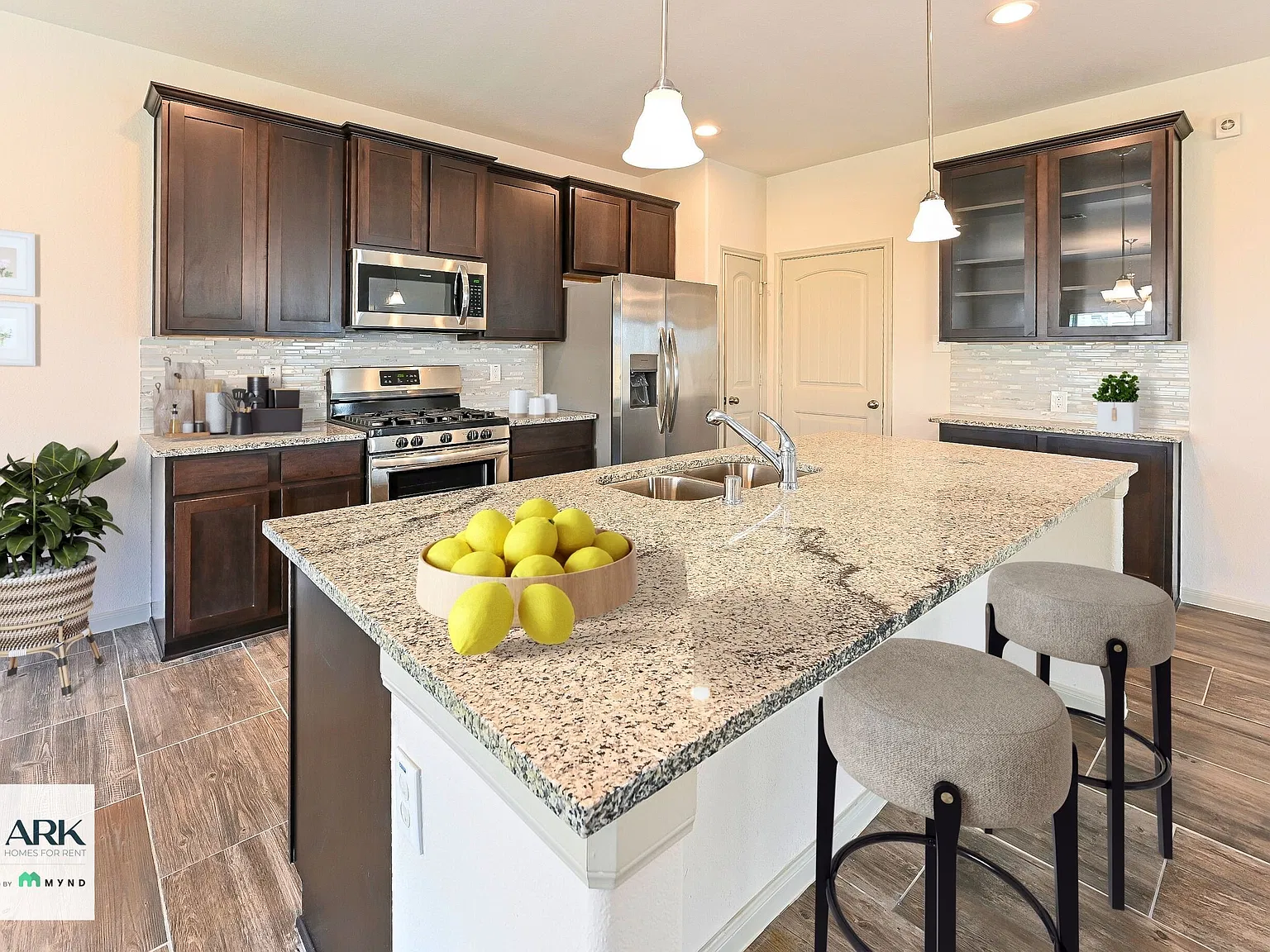 4 bed, 3.5 bath, 1900 sqft, $2,405 — Photo 2