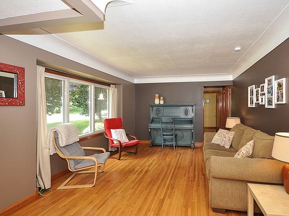 3rd image of 8815 Dupont Ave S