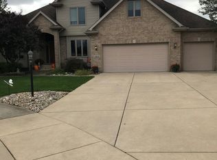 2844 Jarrett Dr, Schererville, IN 46375
