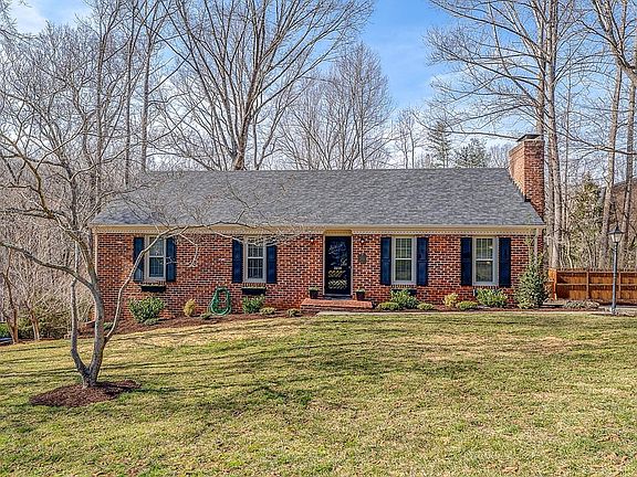 2nd image of 2235 Surrey Pl Lot 10