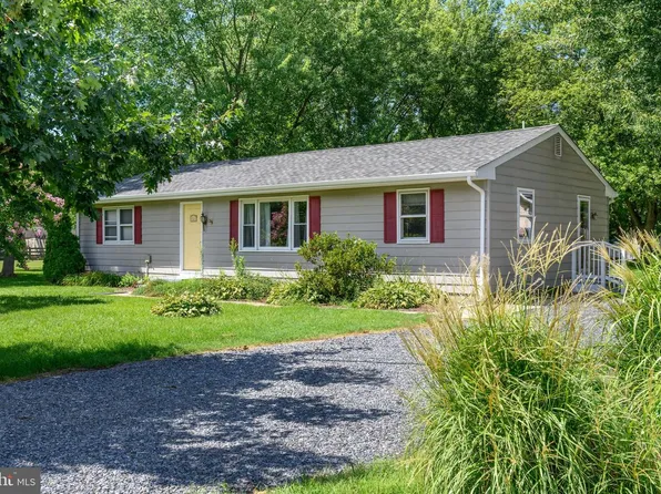 719 Old Love Point Rd, Stevensville, MD 21666