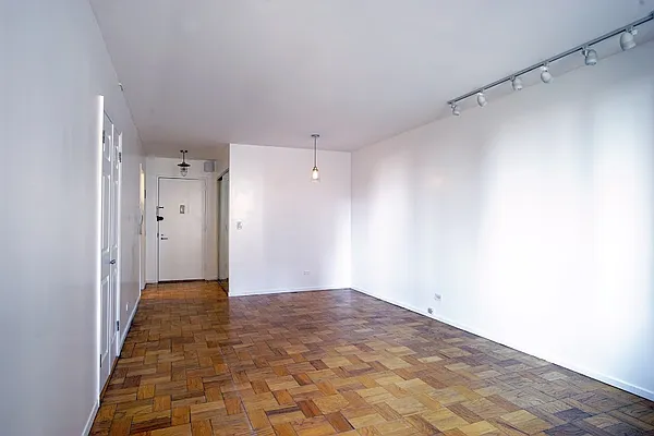 Rented by Level Group | media 6