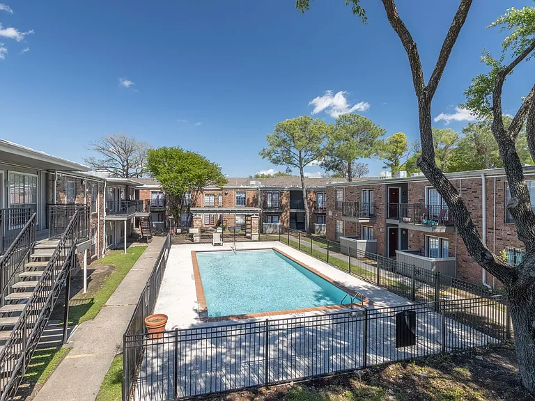 Serena Heights — Photo 3