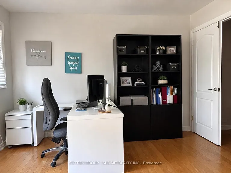 910 Knotty Pine Grv — Photo 12