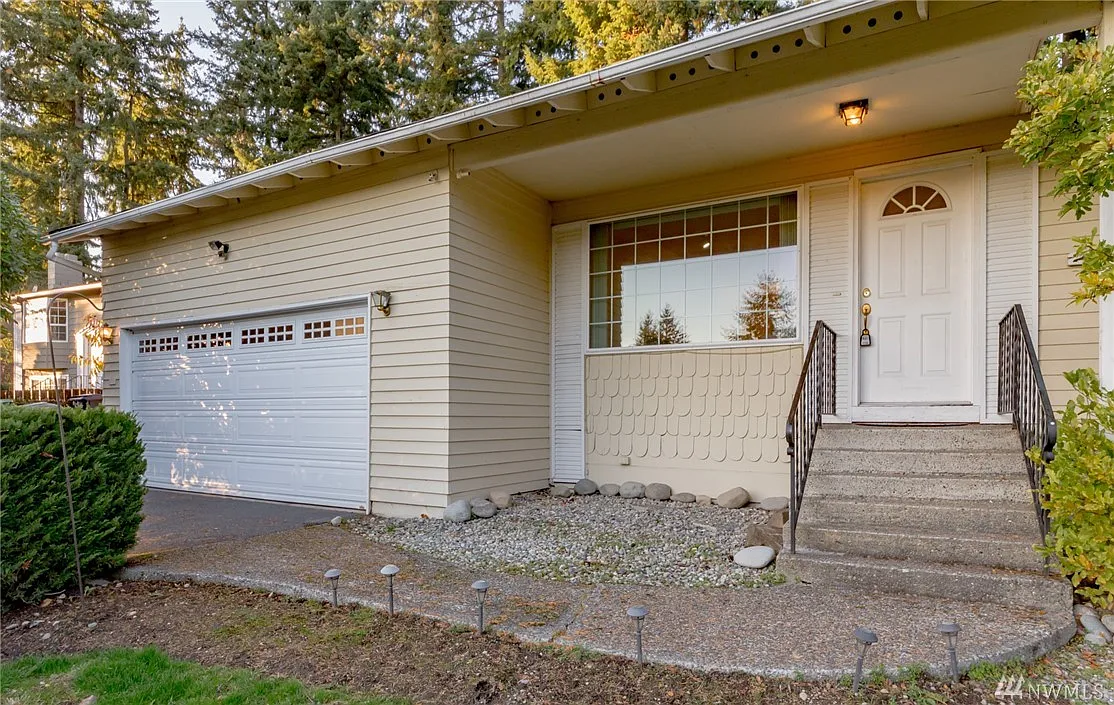 2508 S 302nd Pl photo 1
