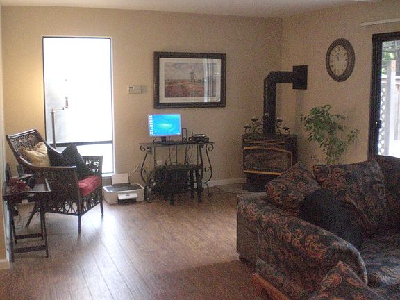 4th image of Marylyn Cir