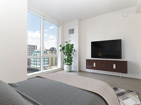 5th image of 4212 28th St APT 28C