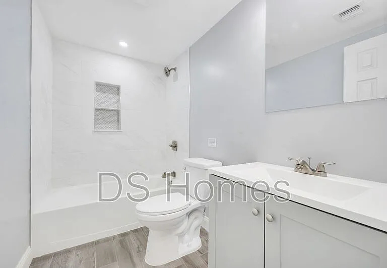 615 Macdonald Ave #2 — Photo 6