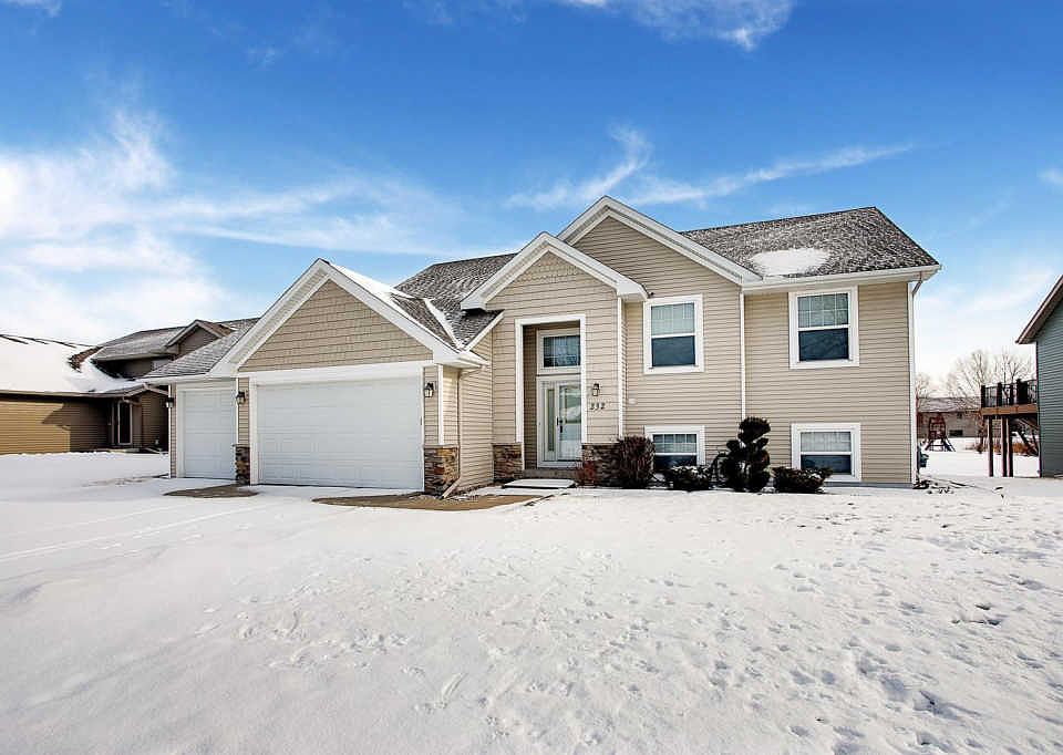 1st image of 232 Creekside Dr