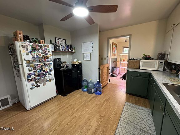 4th image of 111 Roosevelt Ave NE