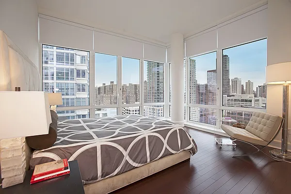 Rented by BLU Real Estate | media 18