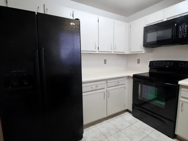 986 S Yukon St — Photo 2
