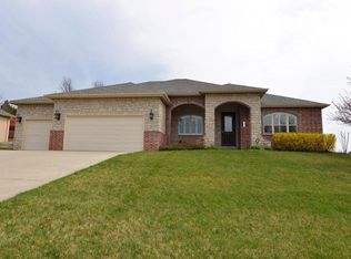110 Greystone Dr, Hollister, MO 65672