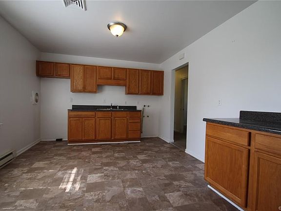 4th image of 1419 N 31st St