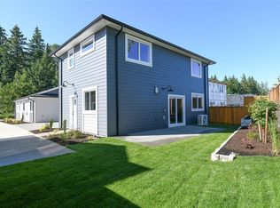 2315 McDonald Rd #B, Comox, BC V9M0C8