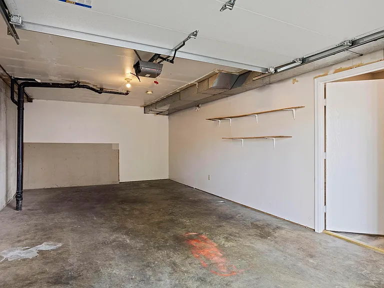 732 NE Barnes Dr #B — Photo 19