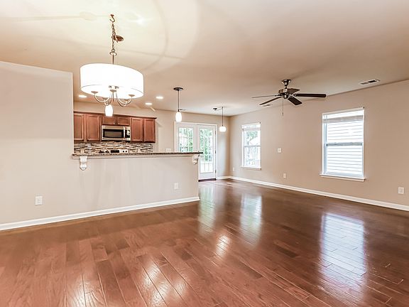 4th image of 157 Coosawatchie St