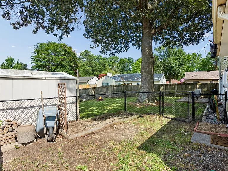 160 Fairmont Dr — Photo 46