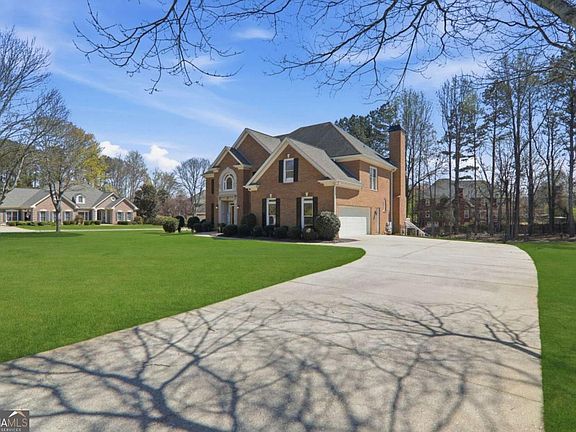 3rd image of 1404 Hattiesburg Ct