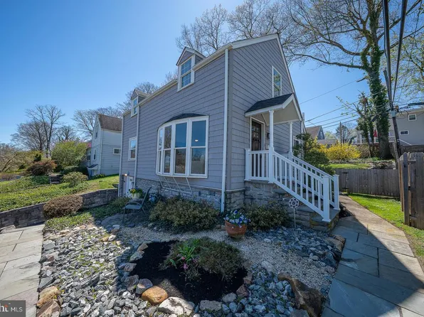 30 Midland Ave, Berwyn, PA 19312