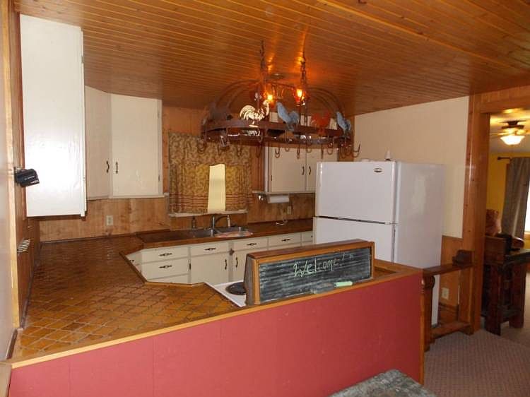 3004 S Poseyville Rd, Midland, MI 48640 Zillow