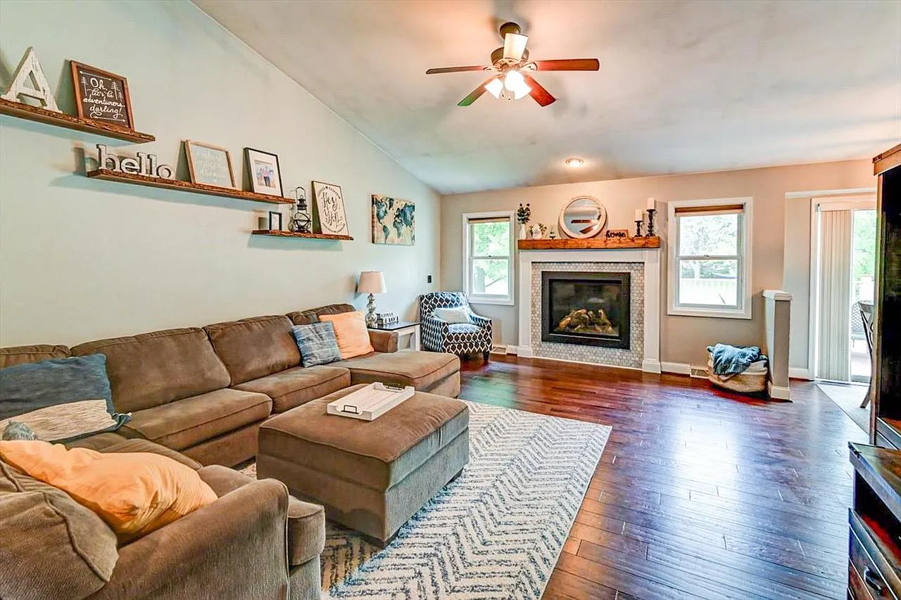 2957 Scotland Parkway photo 1