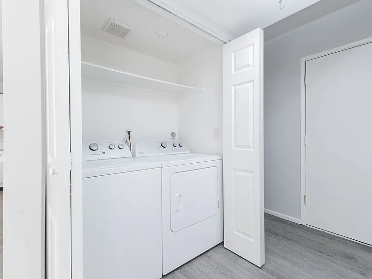 4825 N Robert Rd — Photo 18