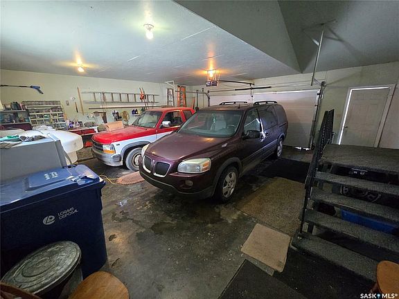 5th image of 204 Mehnke St