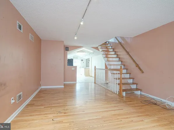 2645 S Alder St, Philadelphia, PA 19148