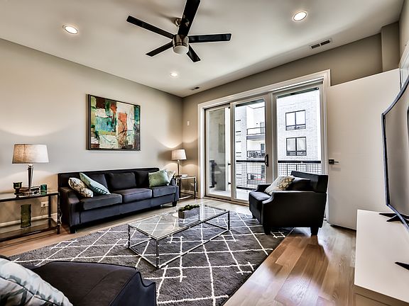4th image of 680 N Milwaukee Ave #605