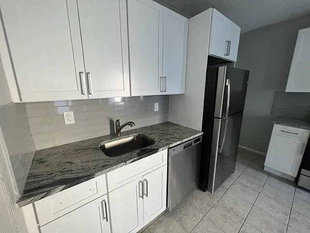 Building Photo - 138 Daly Ave #2