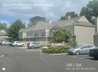 40 Manorwood Dr #1, Branford, CT 06405