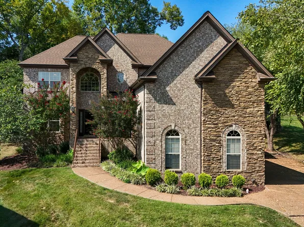 1014 Atchley Ct, Hendersonville, TN 37075